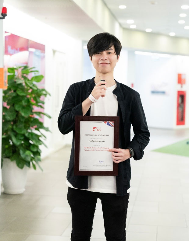 Vượt thử thách, bốn sinh viên rinh học bổng Anh Quốc - ảnh 5 Vượt thử thách, bốn sinh viên rinh học bổng Anh Quốc - ảnh 5