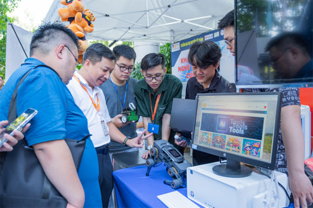 HUFLIT mở ngành Trí tuệ Nhân tạo, ứng dụng AI để cố vấn học tập cho sinh viên - ảnh 1 HUFLIT mở ngành Trí tuệ Nhân tạo, ứng dụng AI để cố vấn học tập cho sinh viên - ảnh 1