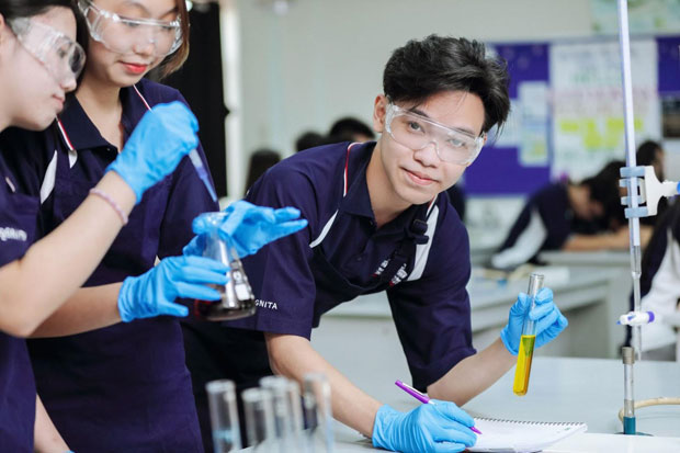 Giúp con tự định hướng tương lai khi còn trên ghế nhà trường - ảnh 1 Giúp con tự định hướng tương lai khi còn trên ghế nhà trường - ảnh 1