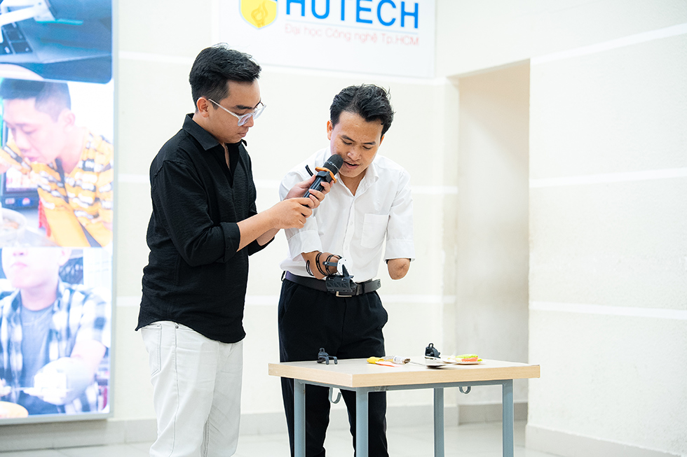 Dự án Bộ khớp đa năng lên ngôi Quán quân HUTECH Startup Wings 2024 - ảnh 2 Dự án Bộ khớp đa năng lên ngôi Quán quân HUTECH Startup Wings 2024 - ảnh 2