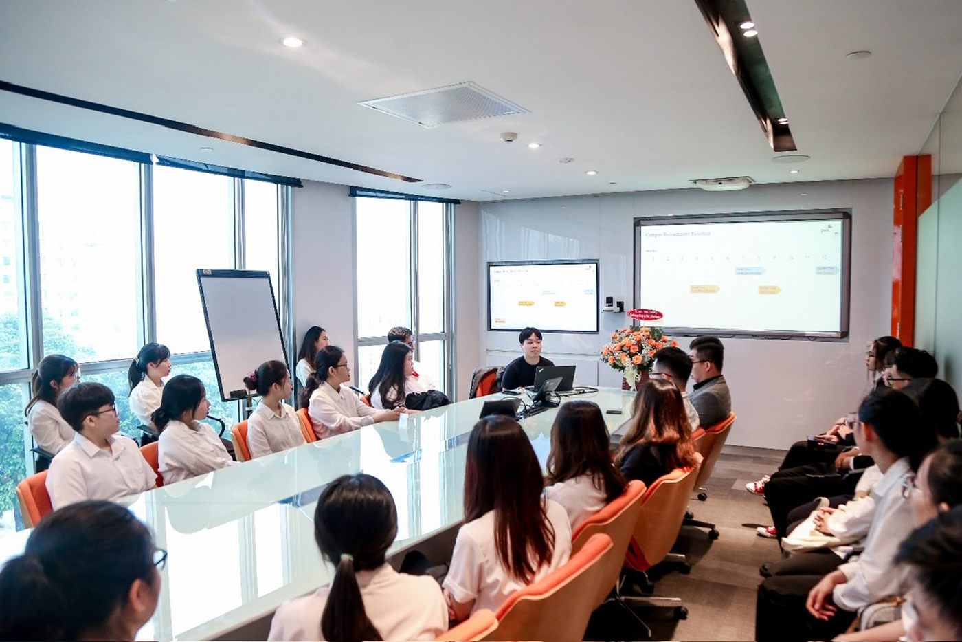 Chọn trường thế mạnh về kinh doanh, quản lý đăng ký nguyện vọng 1 - ảnh 4 Chọn trường thế mạnh về kinh doanh, quản lý đăng ký nguyện vọng 1 - ảnh 4