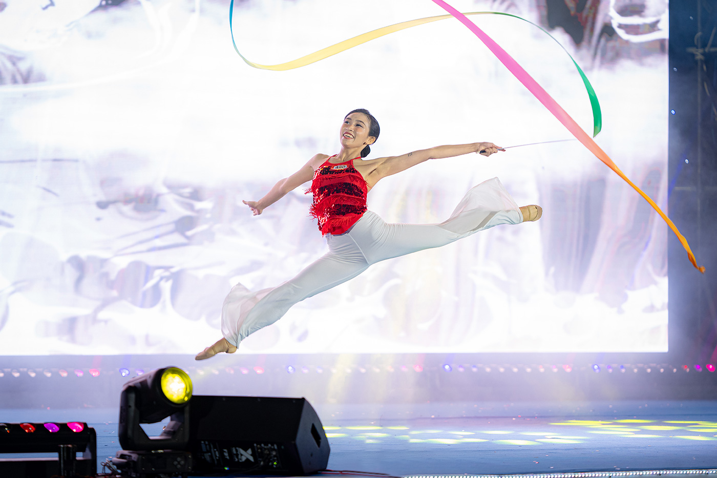 Ngày đầu đăng ký, thí sinh đến tìm hiểu thông tin và chốt NV1 vào HUTECH - ảnh 6 Ngày đầu đăng ký, thí sinh đến tìm hiểu thông tin và chốt NV1 vào HUTECH - ảnh 6