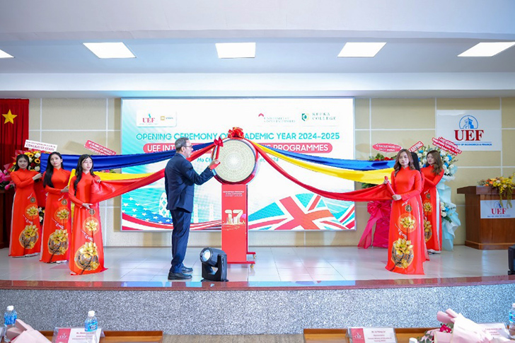 UEF khai giảng các chương trình cử nhân quốc tế Anh Quốc, Hoa Kỳ - ảnh 3 UEF khai giảng các chương trình cử nhân quốc tế Anh Quốc, Hoa Kỳ - ảnh 3