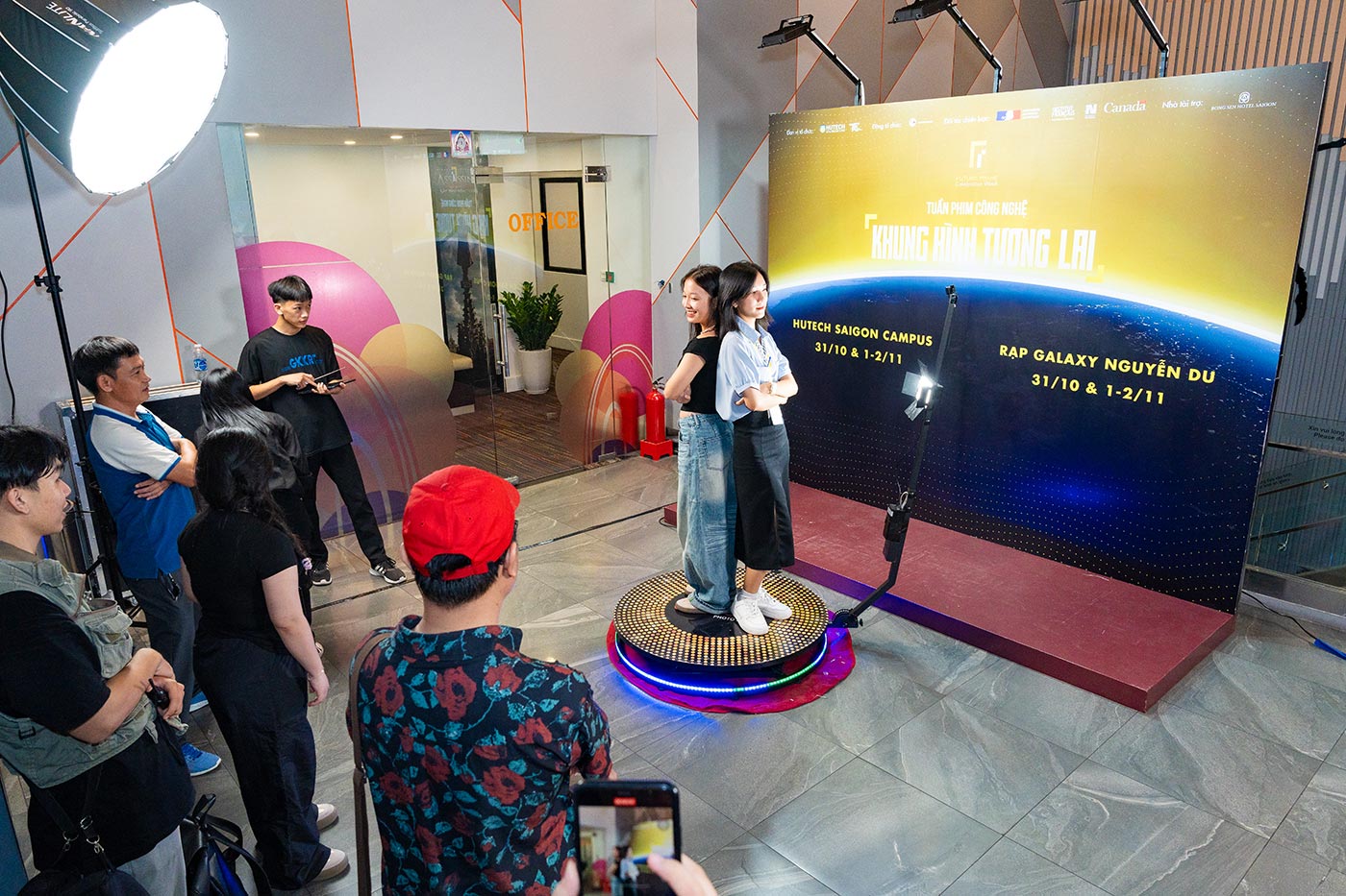 Future Frame Celebration Week tại HUTECH: Khơi dậy cảm hứng sáng tạo - ảnh 6 Future Frame Celebration Week tại HUTECH: Khơi dậy cảm hứng sáng tạo - ảnh 6