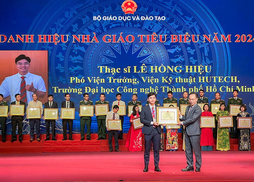 Người thầy không chỉ giảng dạy mà còn truyền cảm hứng - ảnh 2 Người thầy không chỉ giảng dạy mà còn truyền cảm hứng - ảnh 2
