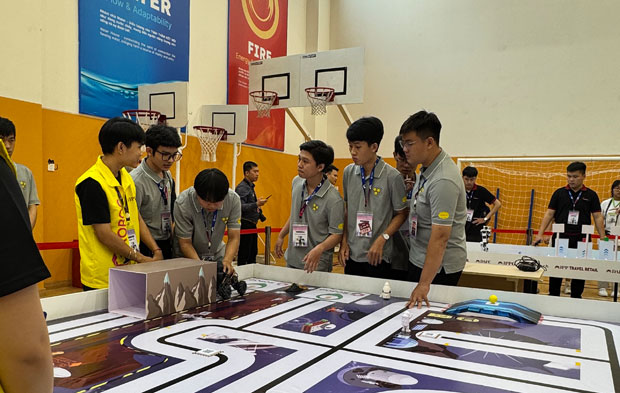 Sinh viên HUFLIT ẵm 4 giải thưởng tại cuộc thi Sáng tạo ROBOT - ROBOG 2024 - ảnh 2 Sinh viên HUFLIT ẵm 4 giải thưởng tại cuộc thi Sáng tạo ROBOT - ROBOG 2024 - ảnh 2