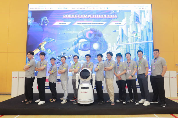 Sinh viên HUFLIT ẵm 4 giải thưởng tại cuộc thi Sáng tạo ROBOT - ROBOG 2024 - ảnh 4 Sinh viên HUFLIT ẵm 4 giải thưởng tại cuộc thi Sáng tạo ROBOT - ROBOG 2024 - ảnh 4