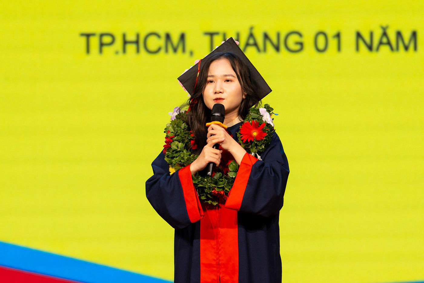 Cảm xúc tại lễ tốt nghiệp HUTECH - Ảnh 7 Cảm xúc tại lễ tốt nghiệp HUTECH - Ảnh 7