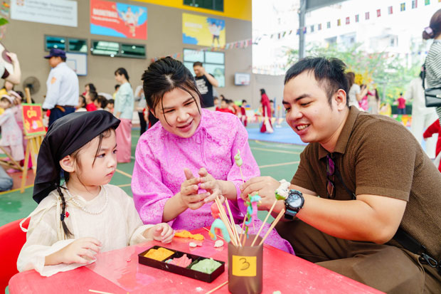 Học sinh hào hứng với mùa Tết đa văn hóa - ảnh 4 Học sinh hào hứng với mùa Tết đa văn hóa - ảnh 4