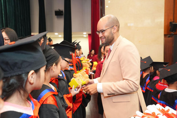 VUS đạt chuẩn trung tâm vàng Cambridge 5 năm liên tiếp - ảnh 5 VUS đạt chuẩn trung tâm vàng Cambridge 5 năm liên tiếp - ảnh 5