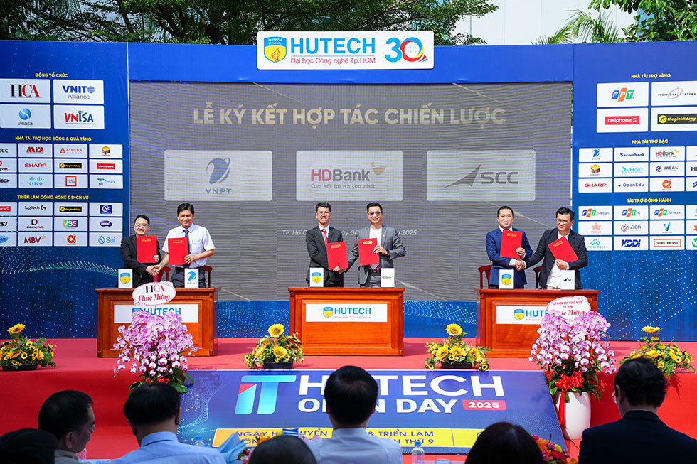 HUTECH IT Open Day 2025 - sàn giao dịch việc làm hấp dẫn HUTECH IT Open Day 2025 - sàn giao dịch việc làm hấp dẫn