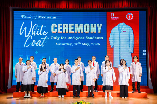 HIU trao hơn 200 áo blouse trắng, đánh dấu cột mốc SV Y Khoa HIU trao hơn 200 áo blouse trắng, đánh dấu cột mốc SV Y Khoa