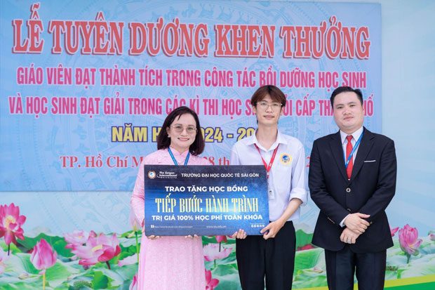 Chắp cánh ước mơ với học bổng Tiếp bước hành trình Chắp cánh ước mơ với học bổng Tiếp bước hành trình