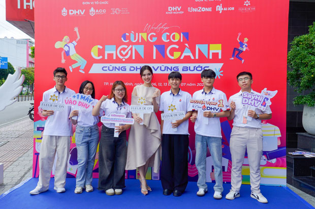 Trường ĐH Hùng Vương TP.HCM mở lối chọn ngành thật - nghề thật cho Gen Z Trường ĐH Hùng Vương TP.HCM mở lối chọn ngành thật - nghề thật cho Gen Z