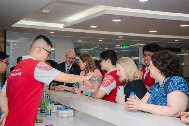 Đào tạo đại học 3 năm - HIU dẫn lối thành công sớm cho 2k7 Đào tạo đại học 3 năm - HIU dẫn lối thành công sớm cho 2k7