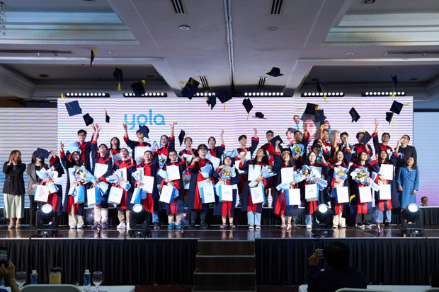 Hành trình 16 năm YOLA qua 10000+ lời review Hành trình 16 năm YOLA qua 10000+ lời review