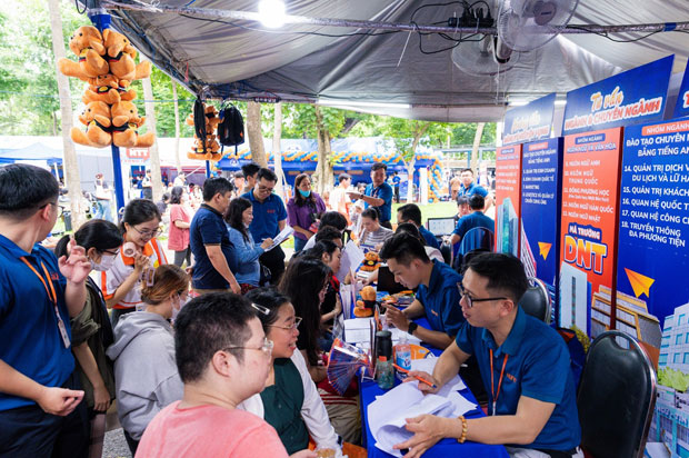 HUFLIT - Lựa chọn ổn định và linh hoạt trong mùa điều chỉnh nguyện vọng HUFLIT - Lựa chọn ổn định và linh hoạt trong mùa điều chỉnh nguyện vọng