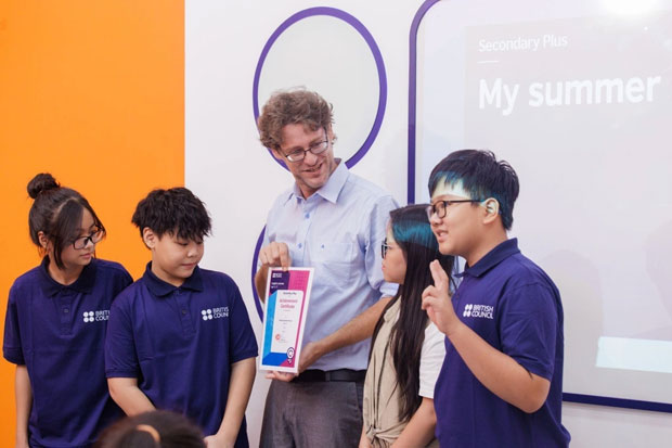 Tiếng Anh thành ngôn ngữ hai: chìa khóa hội nhập toàn cầu Tiếng Anh thành ngôn ngữ hai: chìa khóa hội nhập toàn cầu