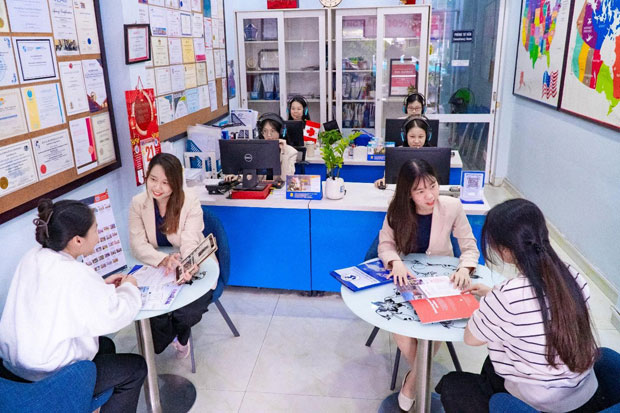 Triển lãm Du học 2025 mở rộng cơ hội cho học sinh Việt Triển lãm Du học 2025 mở rộng cơ hội cho học sinh Việt